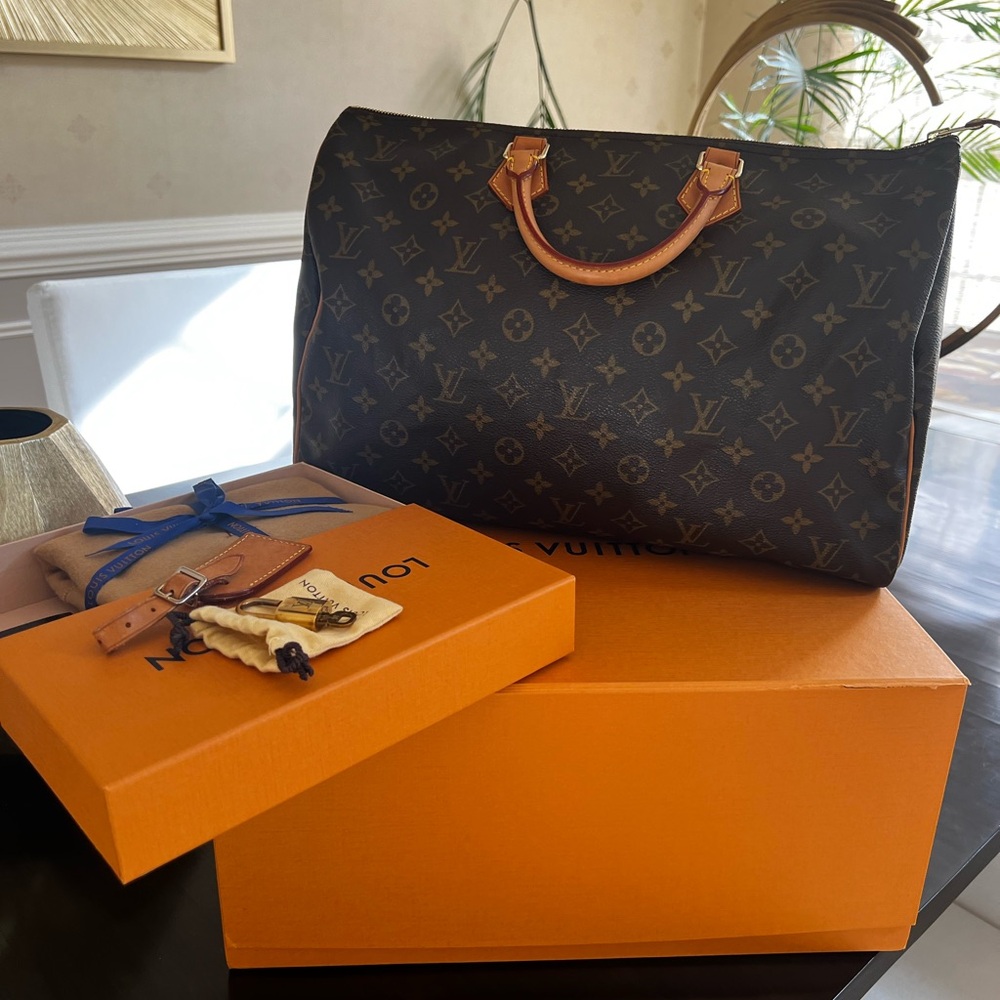 Louis Vuitton Speedy 40 Monogram Canvas Handbag
